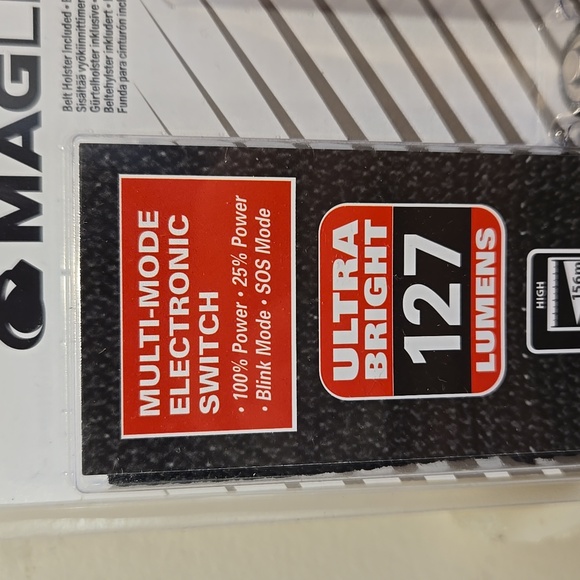 NEW Mini Maglite LED Flashlight Red - Picture 3 of 5